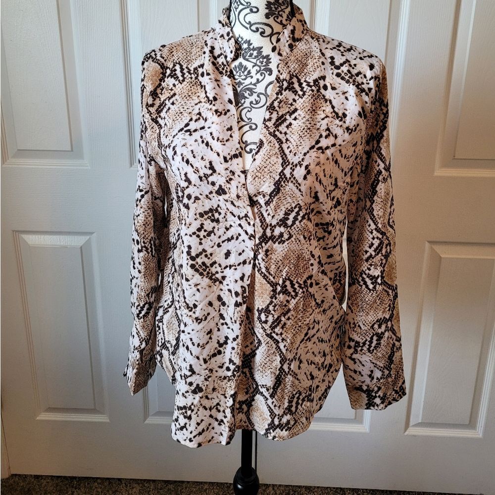 Classy snake‎ print woman's long sleeve top